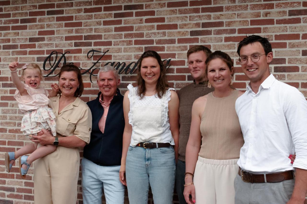 Vakantiehoeve 'De Zandrug' Stekene Esterno foto